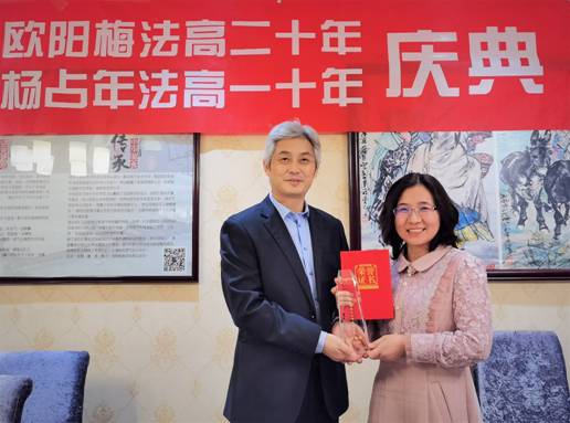 按此在新H口打开囄